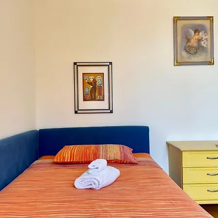 Con Piscina E Palestra A Villa *