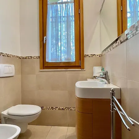 Con Piscina E Palestra A Villa Rimini
