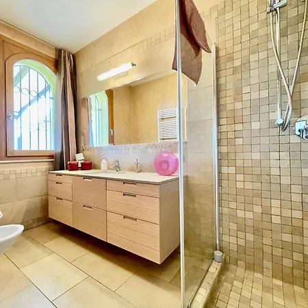 Con Piscina E Palestra A Rimini