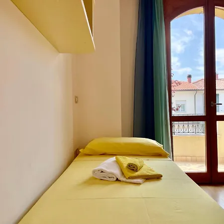 Con Piscina E Palestra A