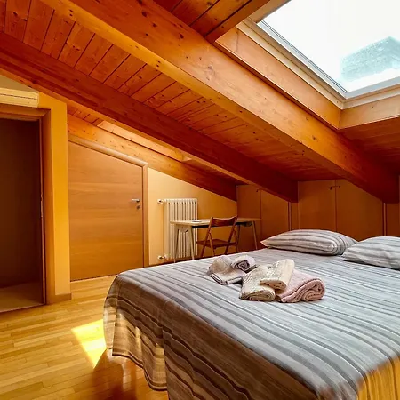 Con Piscina E Palestra A