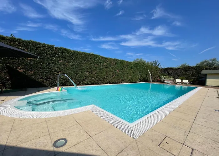 Con Piscina E Palestra A Rimini