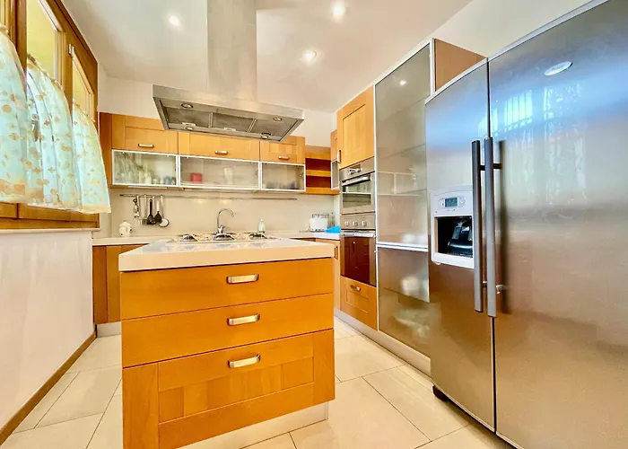 Con Piscina E Palestra A Villa