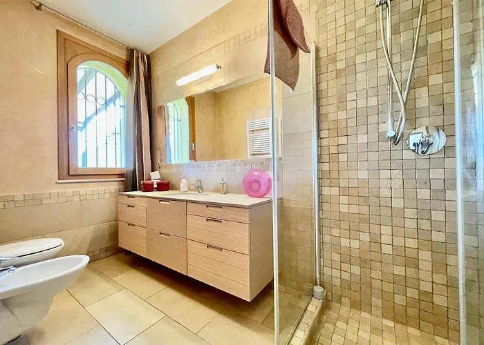 Con Piscina E Palestra A Rimini