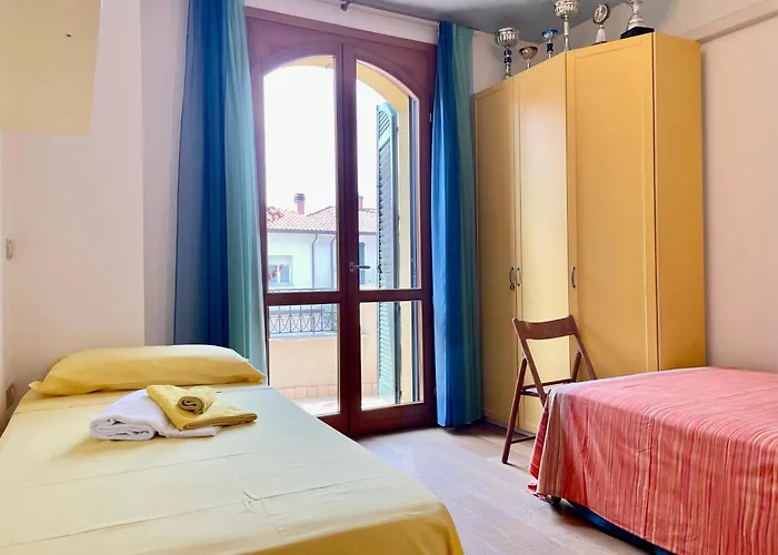 Con Piscina E Palestra A *