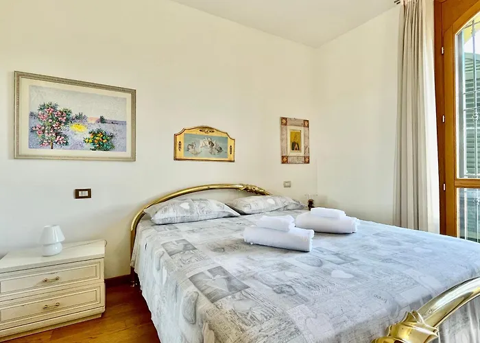 Con Piscina E Palestra A Villa