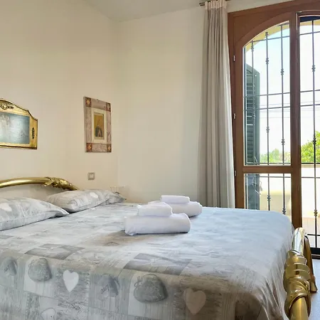 Con Piscina E Palestra A Римини