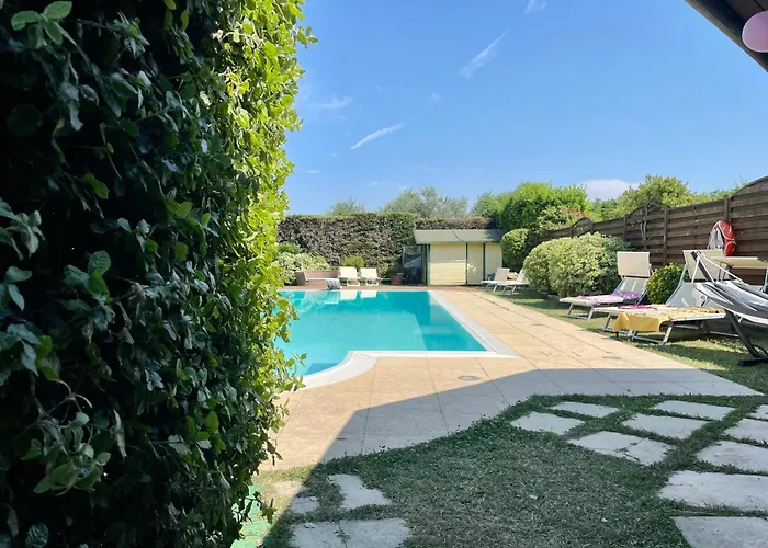 Con Piscina E Palestra A וילה