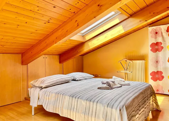 Con Piscina E Palestra A *