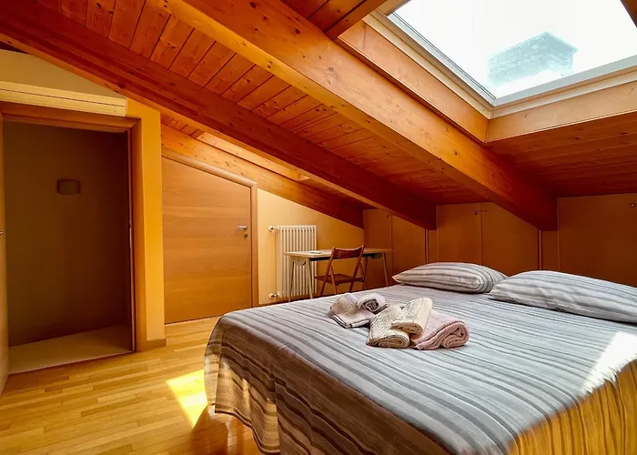 Con Piscina E Palestra A